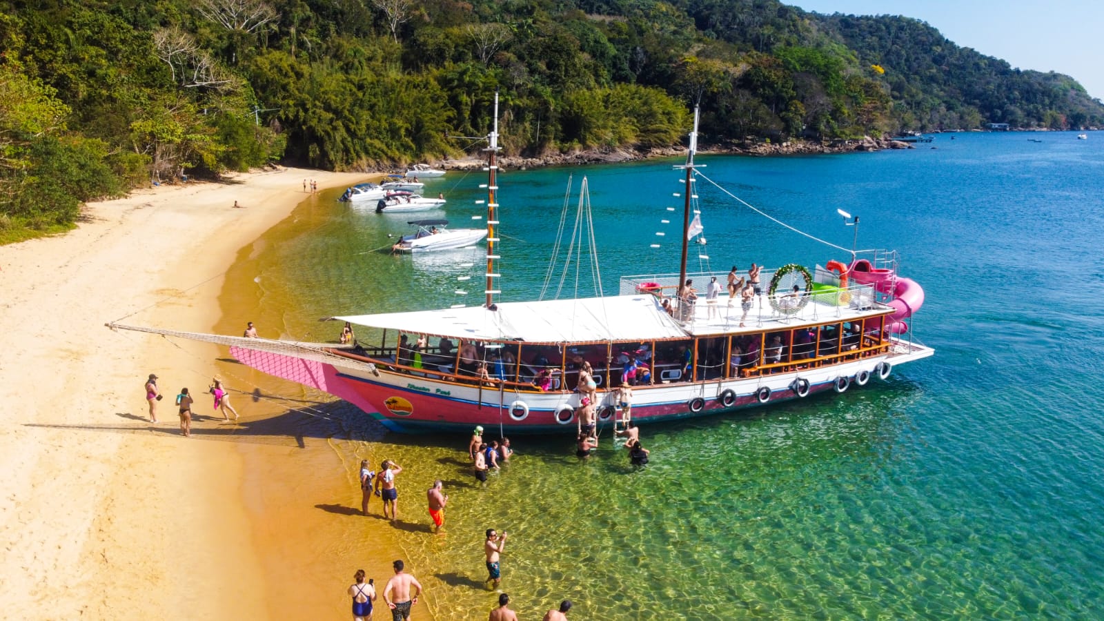 Ilhastur Angra Passeio de Lancha e Barco na Ilha Grande com saída de Angra dos Reis