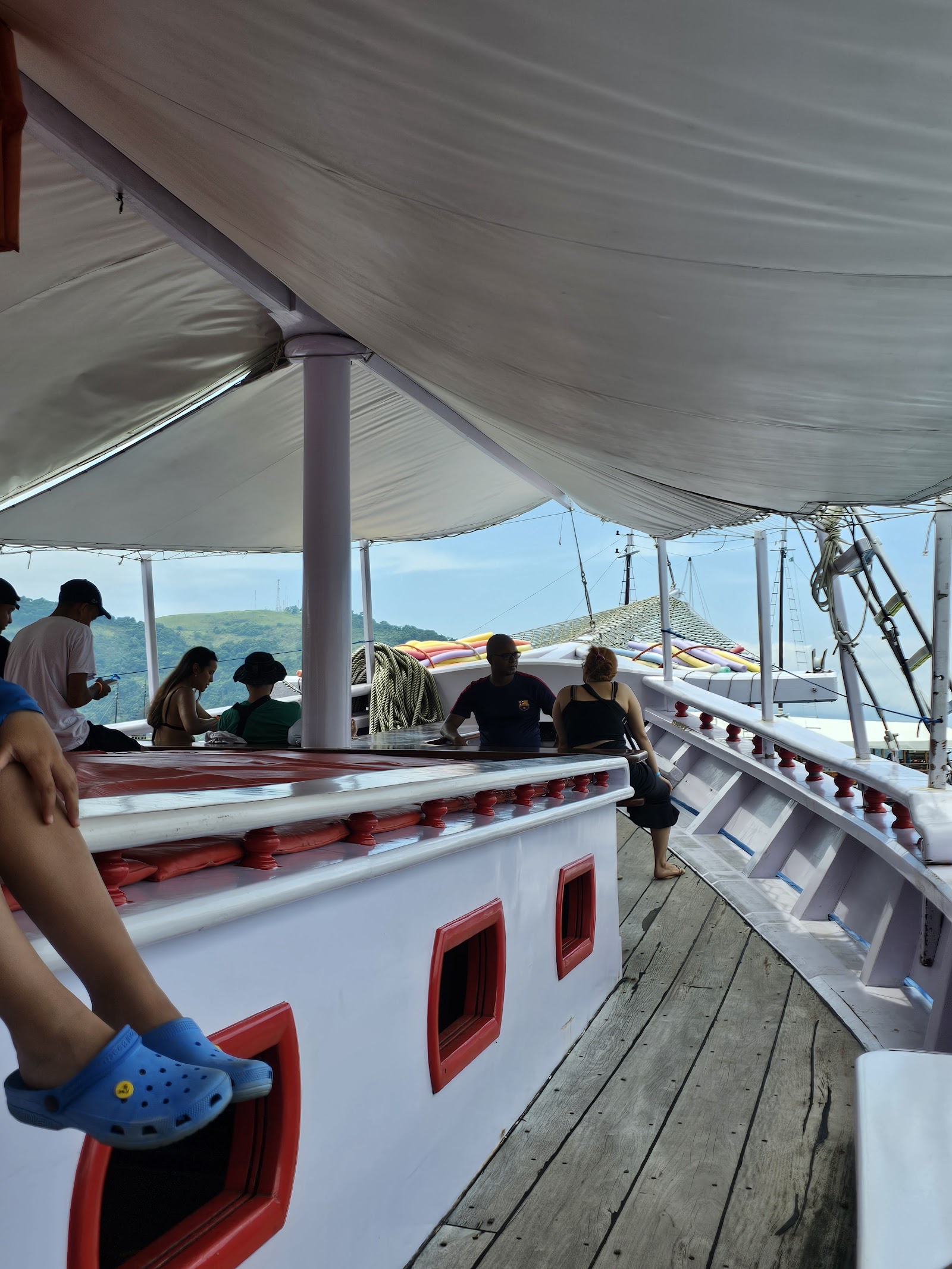 Ilhastur Angra Passeio de Lancha e Barco na Ilha Grande com saída de Angra dos Reis