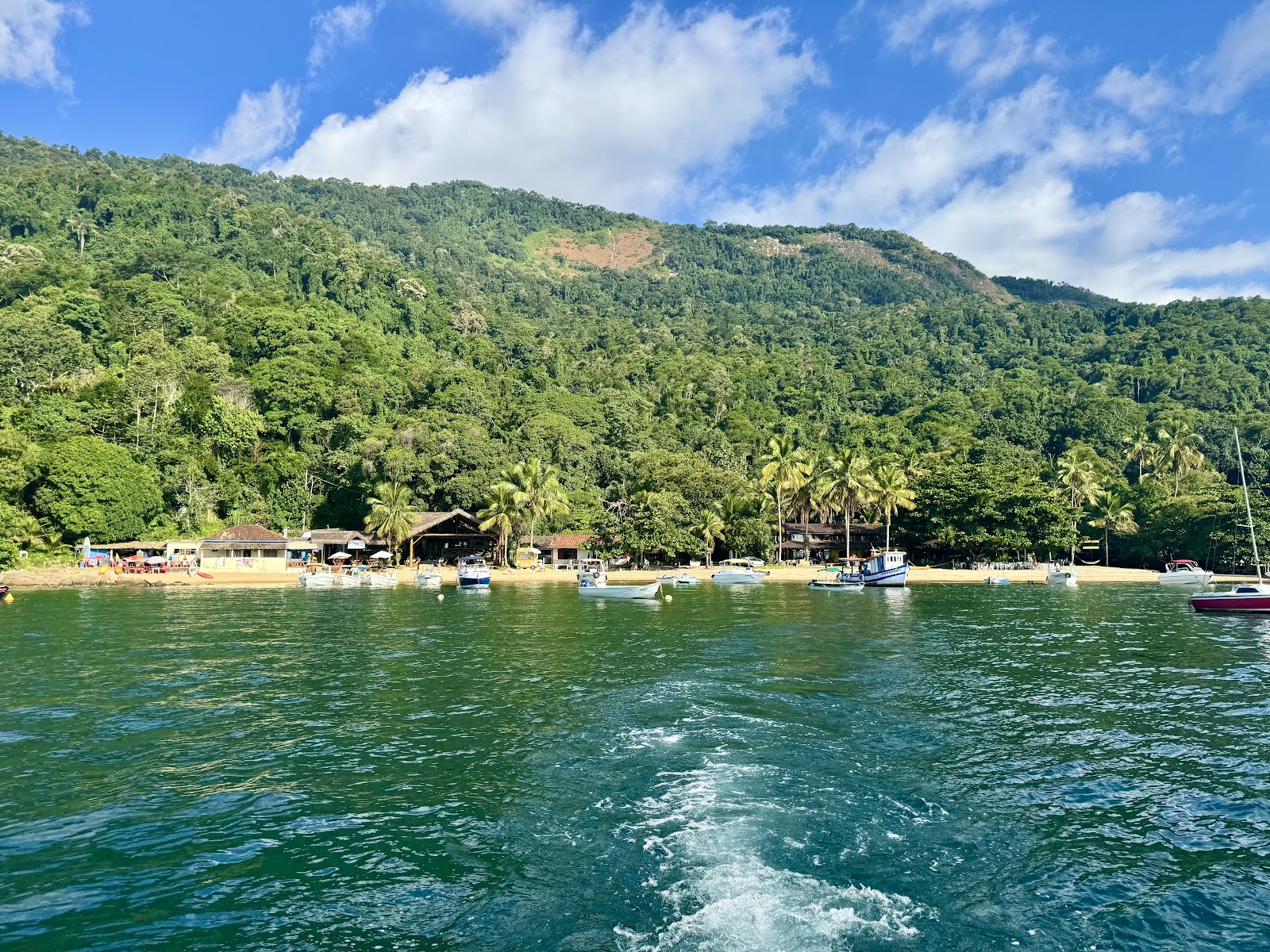 Angra Sol e Mar Passeio de lancha em Angra dos Reis
