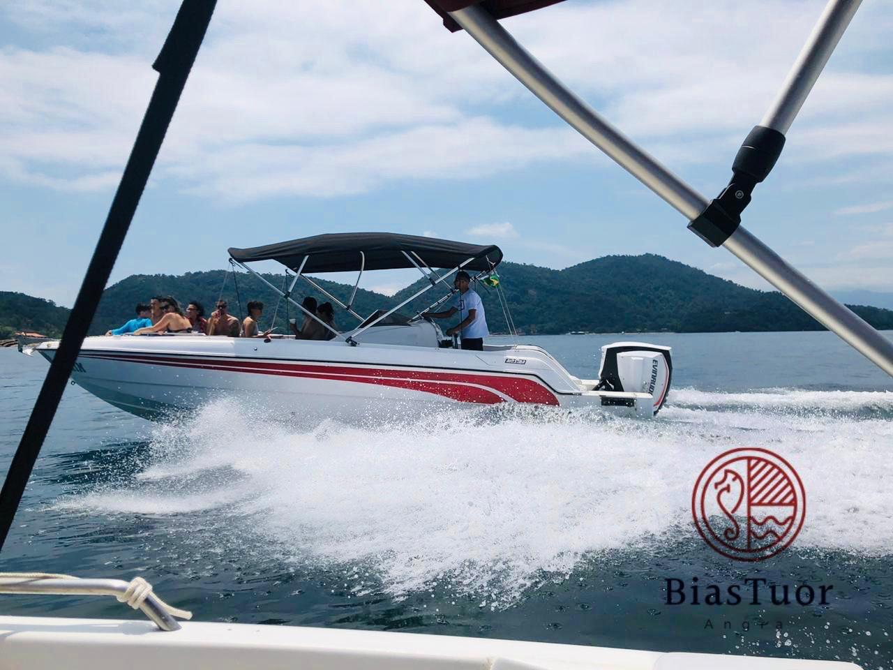 Passeios de Lancha em angra Bias Tour