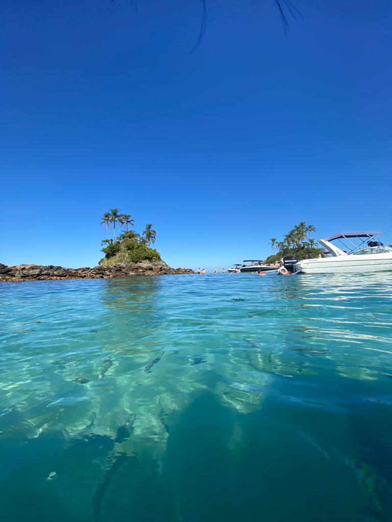 Passeios de Lancha em angra Bias Tour