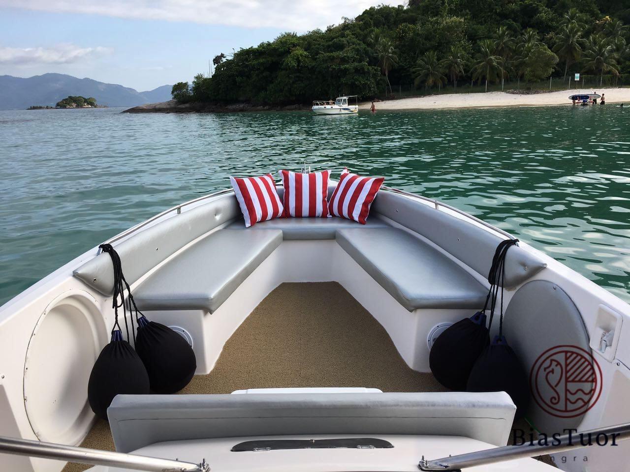 Passeios de Lancha em angra Bias Tour