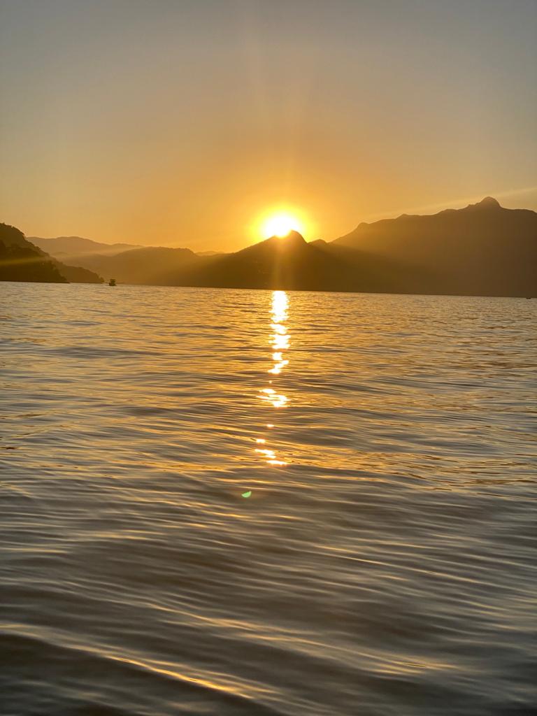 Passeios de Lancha em angra Bias Tour