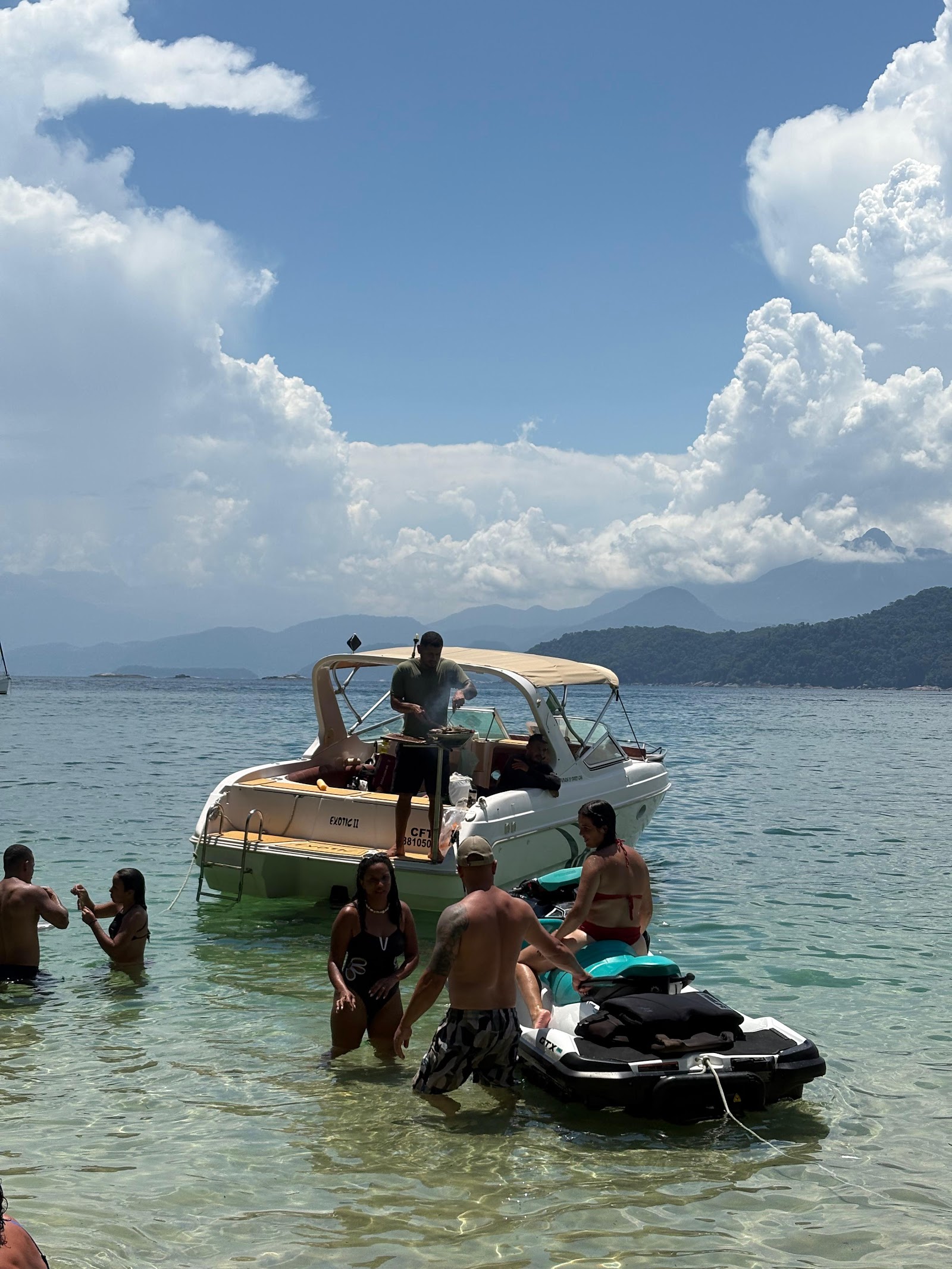 Exotiic Paradise - Passeio de lancha Angra