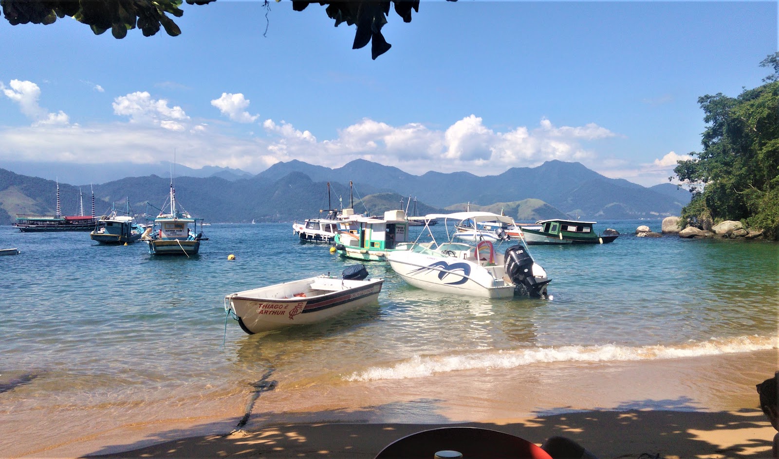 Lagoa Azul Praia linda e clara ir de barco eh melhor