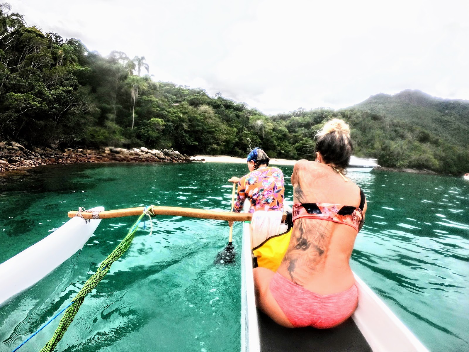 Lagoa Azul Praia linda e clara ir de barco eh melhor