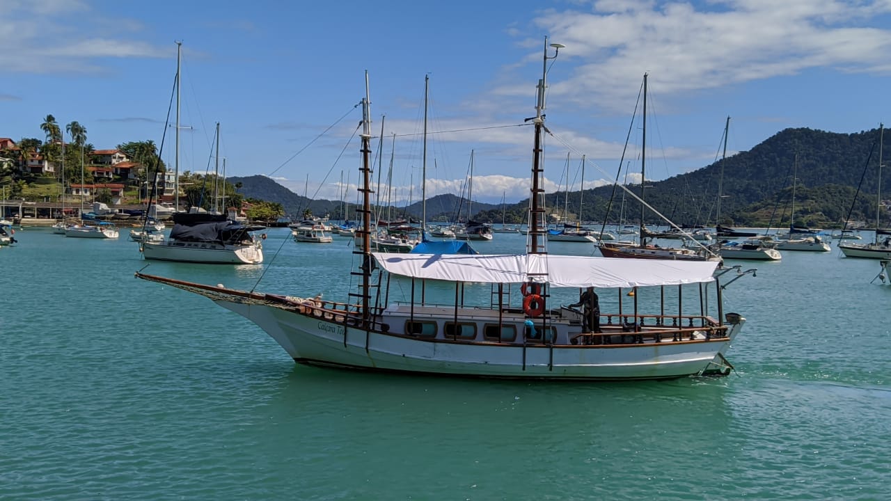 Aluguel de lancha em Angra | Caiçara Tour Angra
