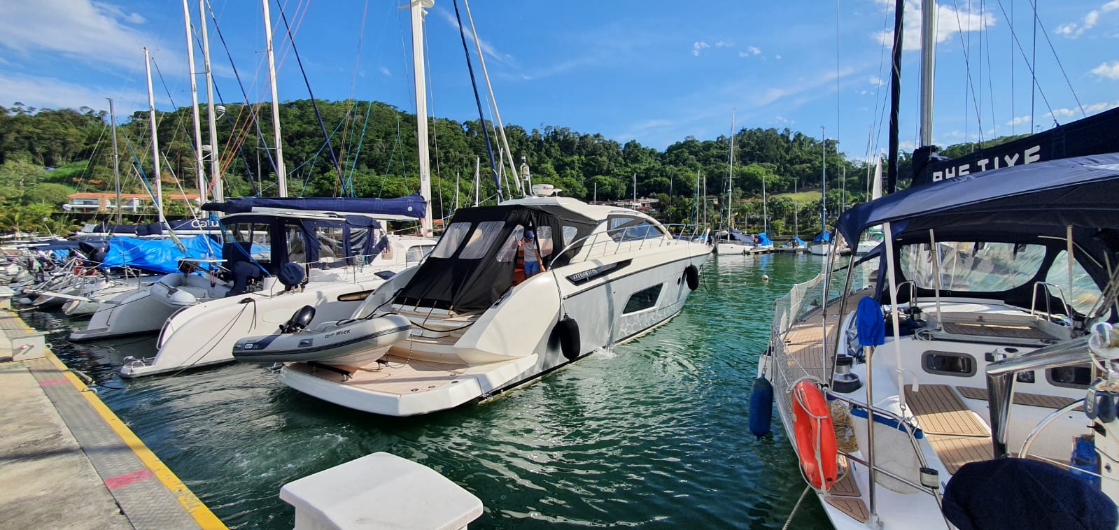 Maré Alta Charter