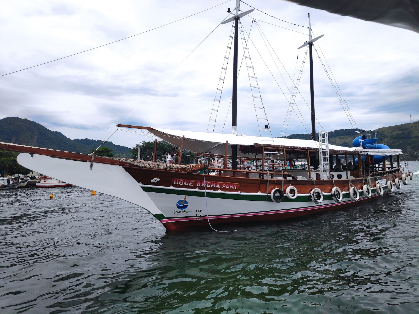 MR Táxi Boat / Transfer / Passeios / Apoio Marítimo