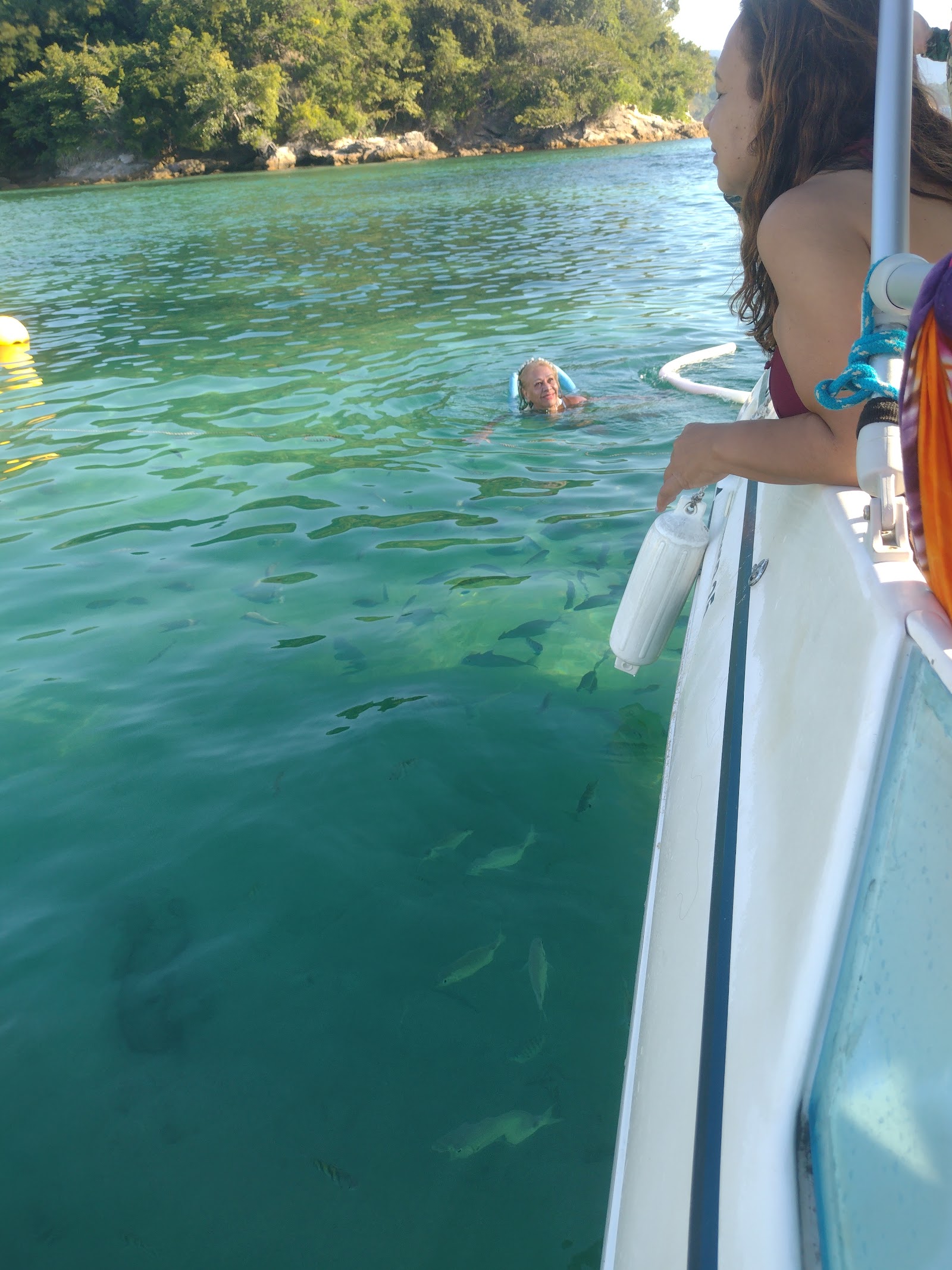 Loc Lancha Angra hospedagem aluguel de lancha e passeios Angra dos Reis ilha grande