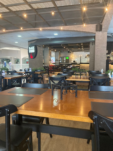 Restaurante & Pizzaria Black Wood | Shopping Piratas