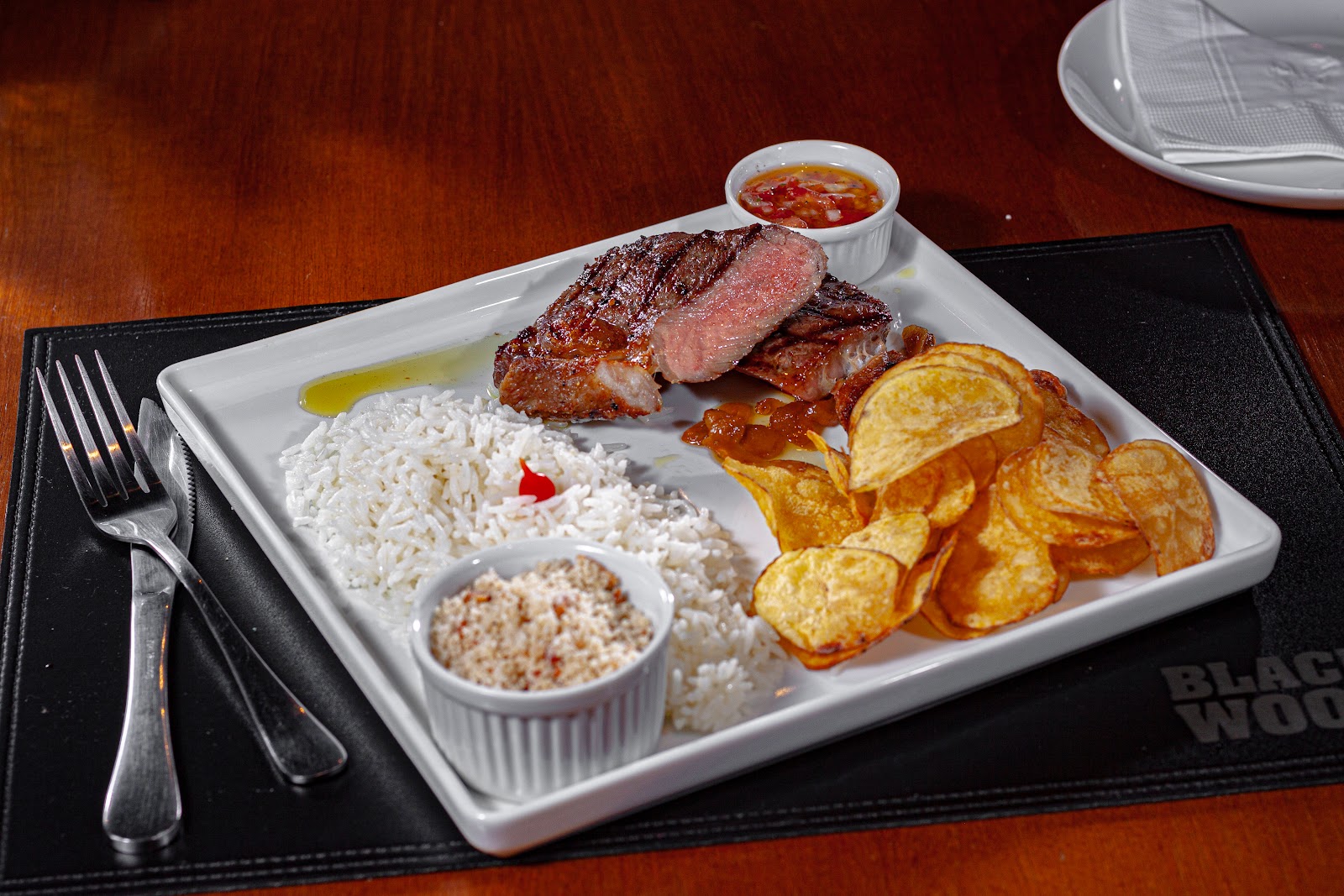 Restaurante & Pizzaria Black Wood | Shopping Piratas