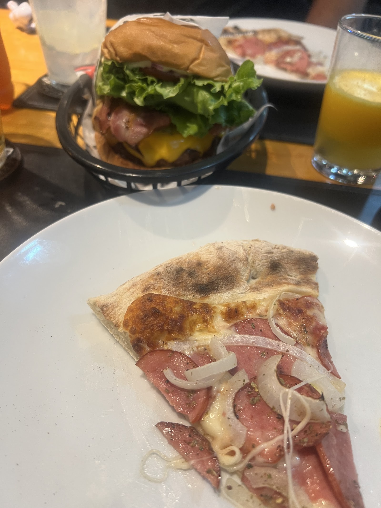 Restaurante & Pizzaria Black Wood | Shopping Piratas