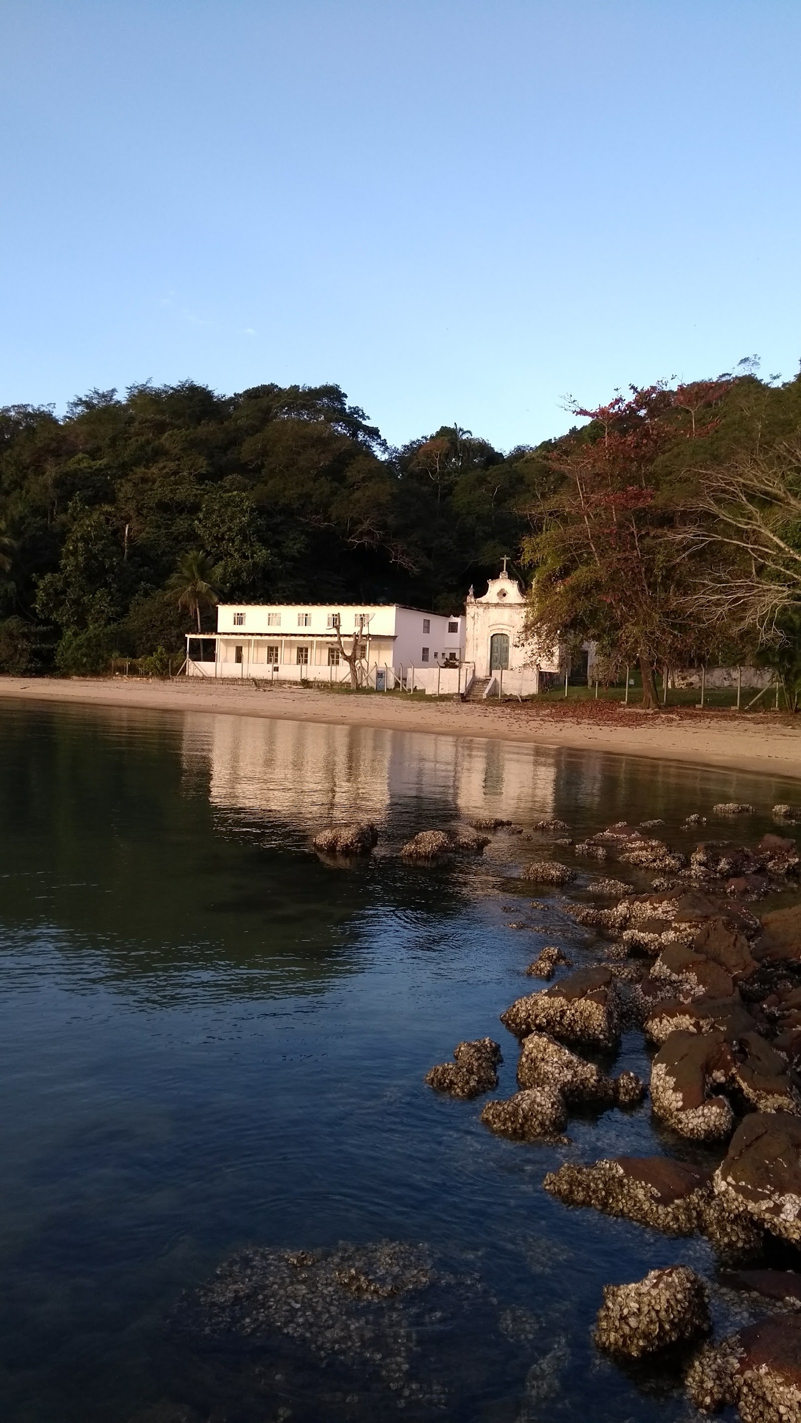 Igreja de Praia da Ribeira ( Retiro)