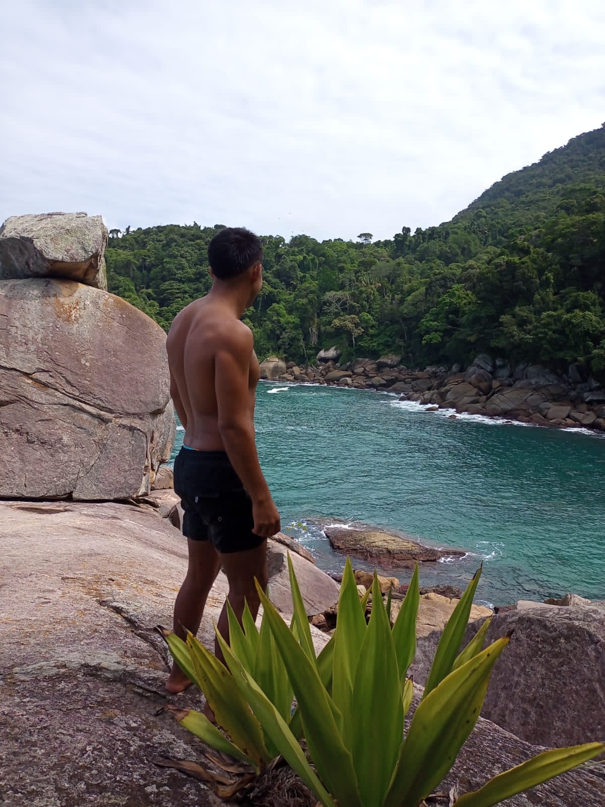 Trilha para Praia do Caxadaço