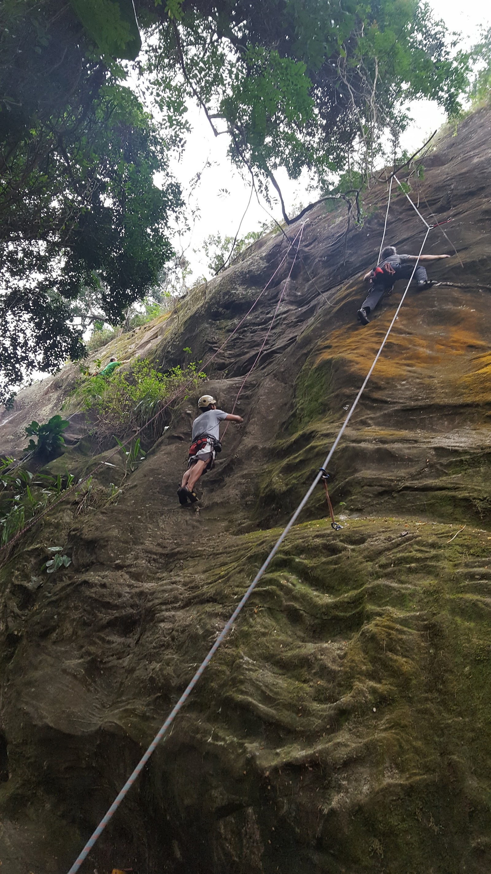 Campo Escola de Escalada do Retiro - MIRANTE - Angra dos Reis - RJ