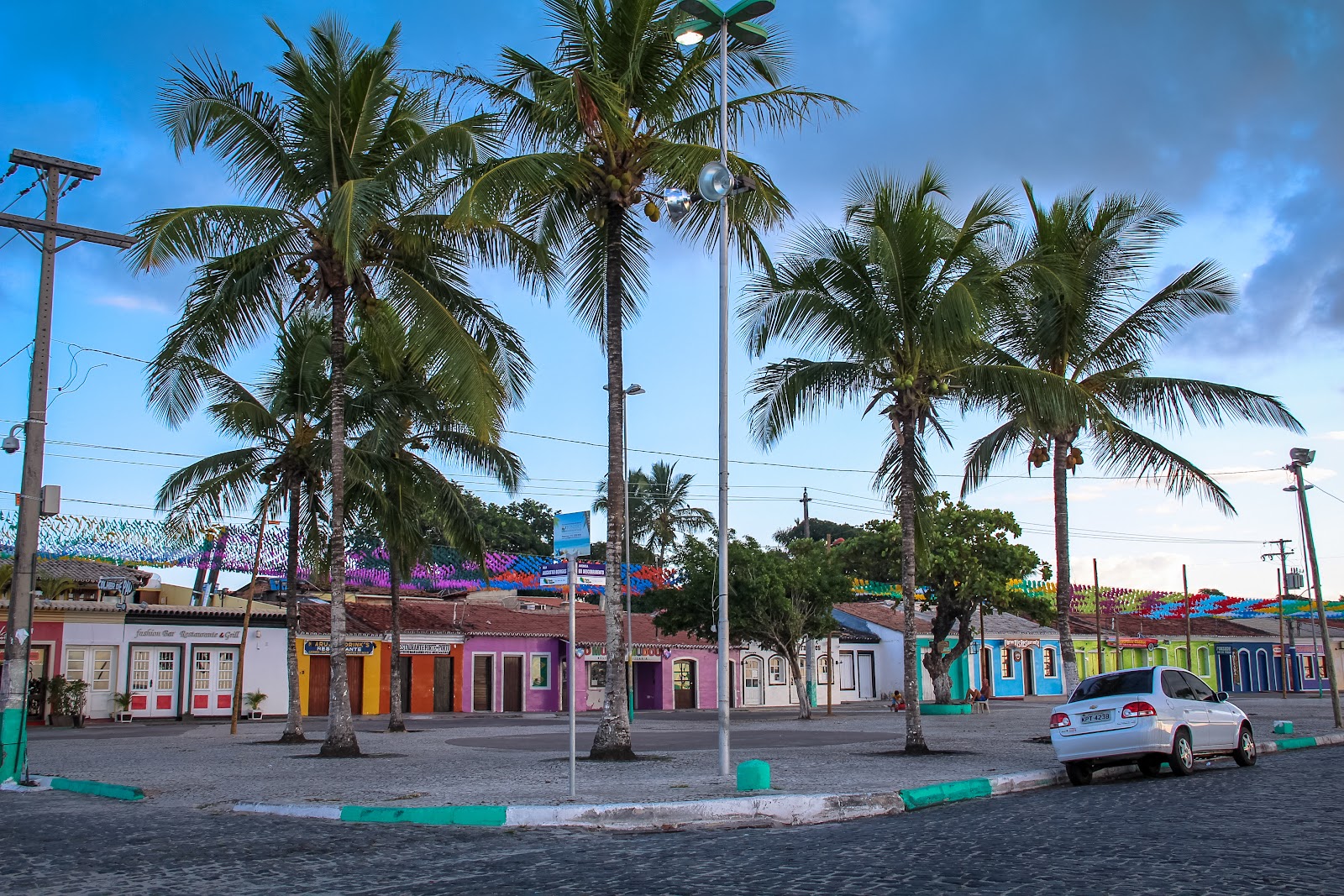 Passarela do Descobrimento, do Álcool, da Cultura, Atendimento ao Turista, Reclamações e Sugestões, Gastronômicas e Mercado