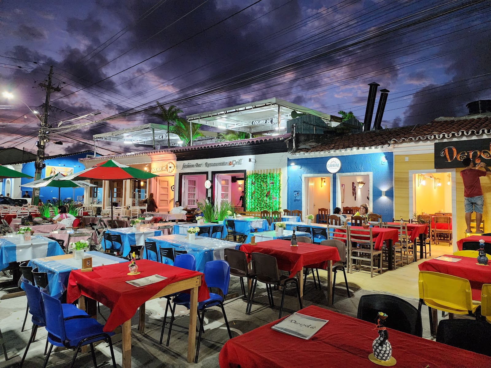 Esquina do Mundo | Restaurante - Passarela do Álcool