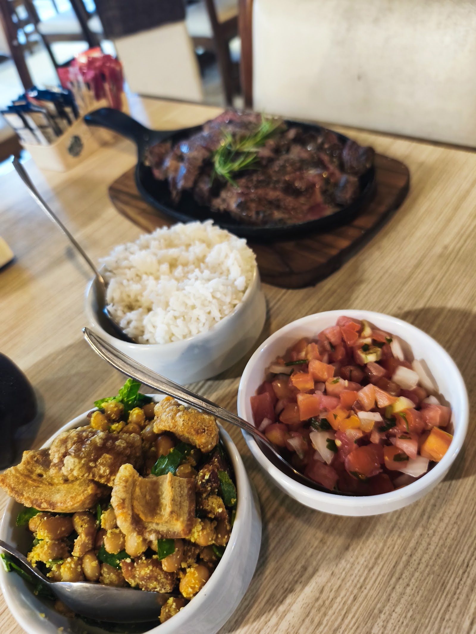 Churrascaria e Pizzaria Bentivi - Churrasco , Restaurante e Pizzaria em Porto Seguro
