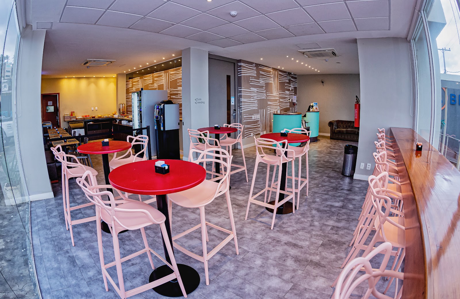B Hotel