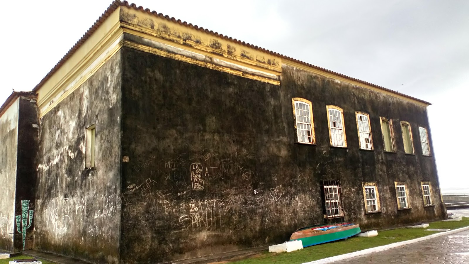 Igreja e Mosteiro Nossa Senhora do Monte Serrat