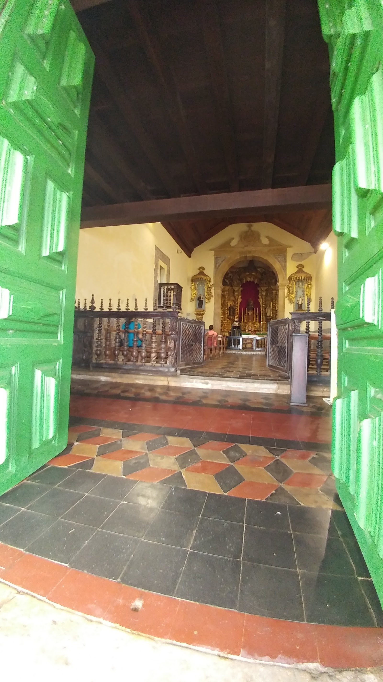 Igreja e Mosteiro Nossa Senhora do Monte Serrat