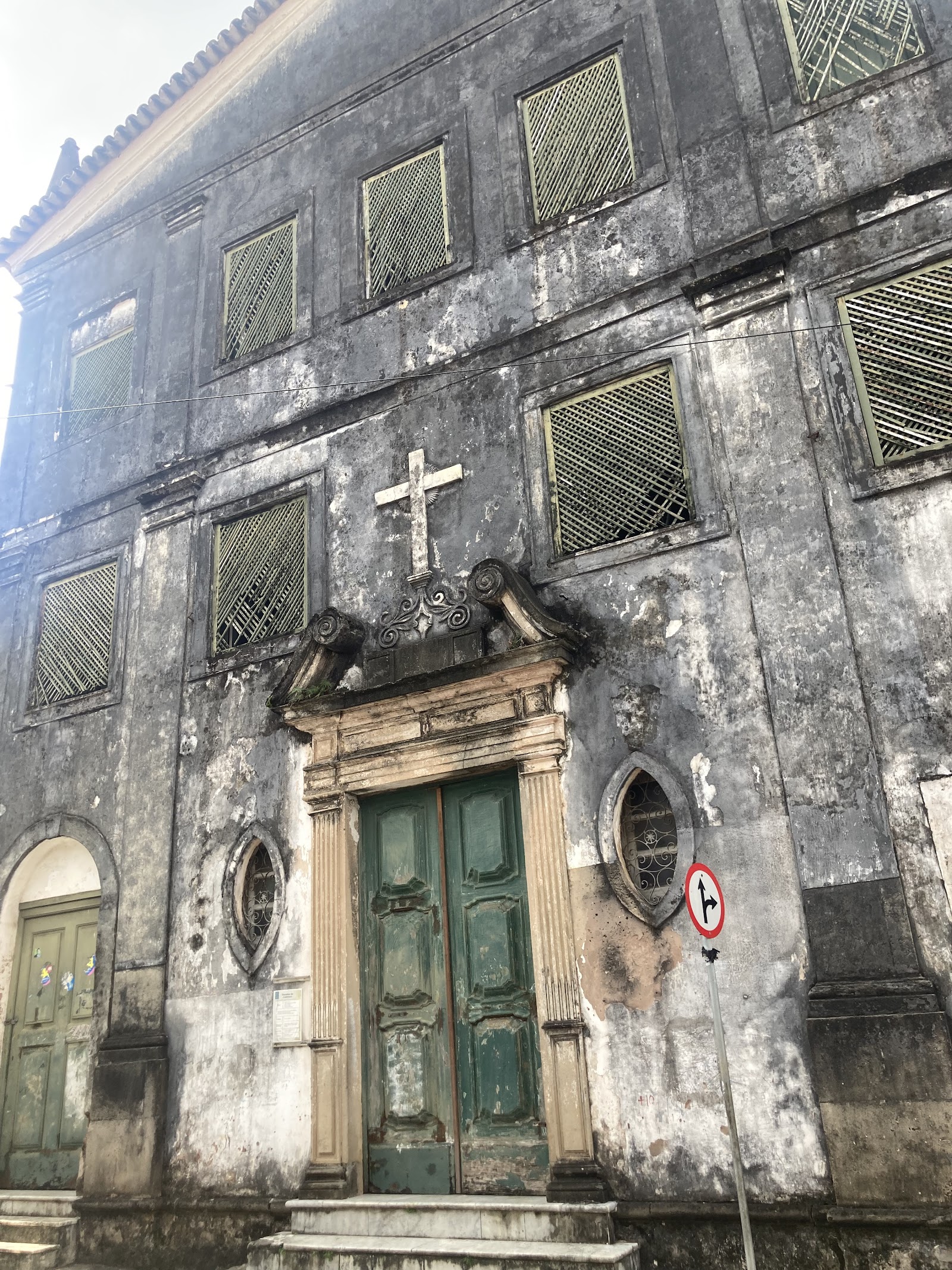 Igreja Nossa Senhora da Piedade e Recolhimento do Bom Jesus dos Perdões