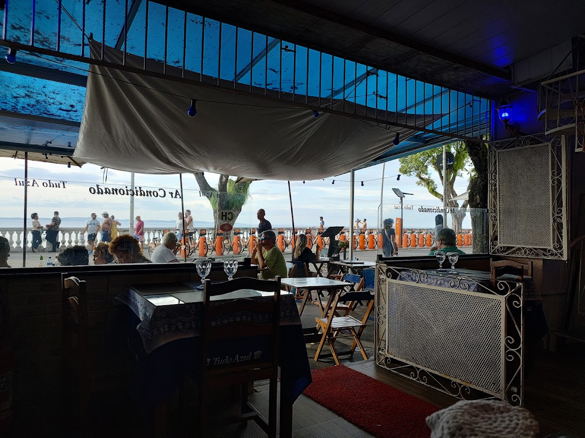 Tudo Azul Restaurante Suíço-Brasileiro