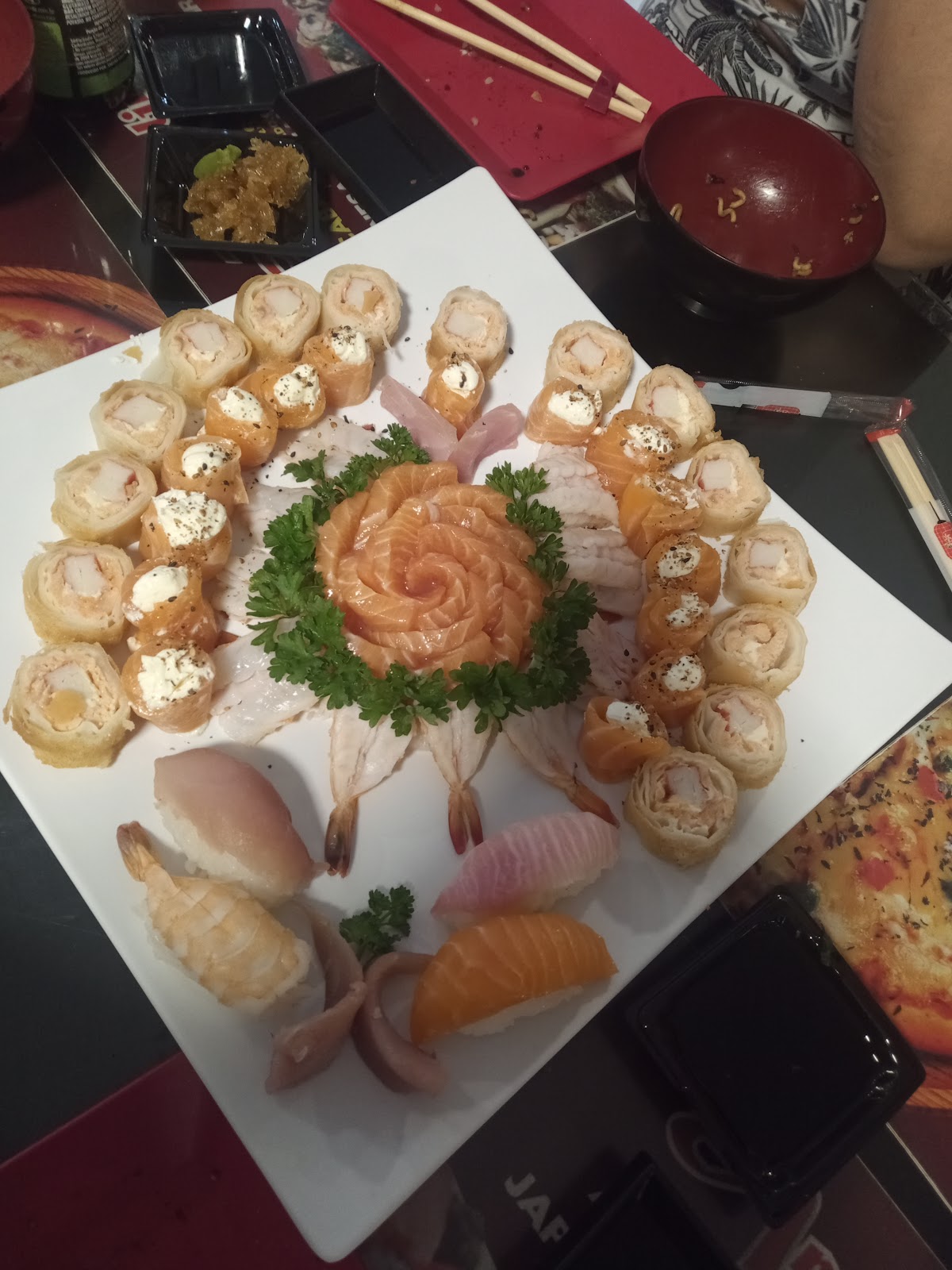 Amarelinho - Pizzaria, Sushi Bar & Restaurante