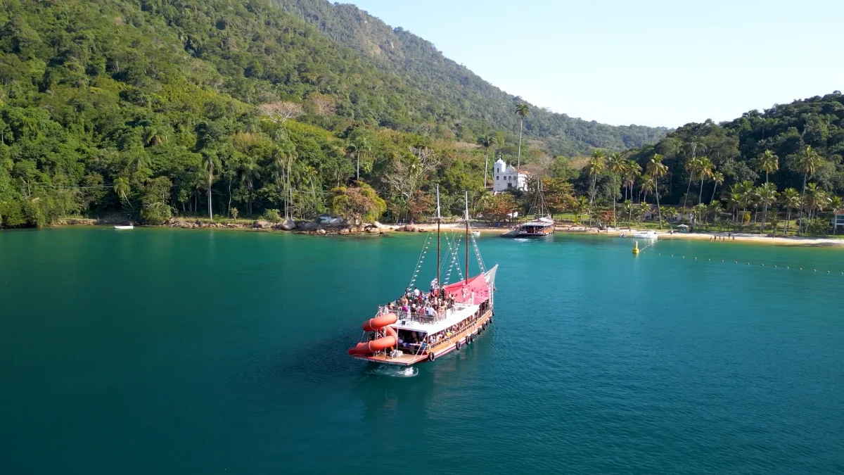 Passeio de Escuna na Ilha Grande, Praias e Aquários Naturais