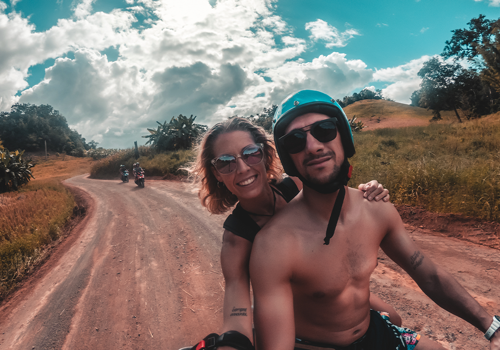 Quadriciclo em Garapuá: Aventura e Paisagens Inesquecíveis!